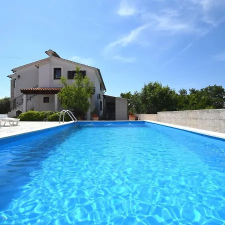 Charming With Pool In Zbandaj Prázdninový dům Poreč