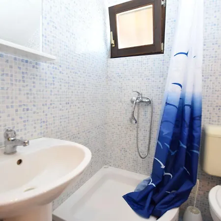 Charming With Pool In Zbandaj Poreč