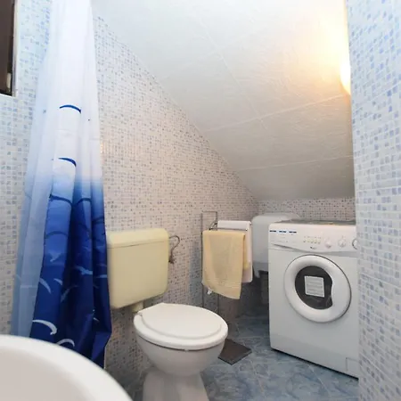 Charming With Pool In Zbandaj Nyaraló